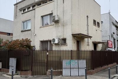 Casă cu 4 camere cu Teren 105 Mp în Vatra Luminoasă