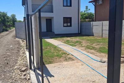 Casă cu Teren 461 Mp în Domnești - 7