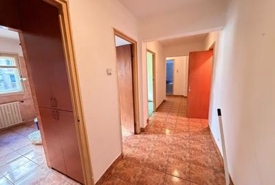 Apartament cu 3 camere decomandat în Rahova