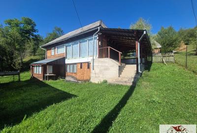 Casă individuală cu 3 camere cu Teren 5653 Mp în Mogoș