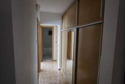 Apartament cu 3 camere decomandat în Vest