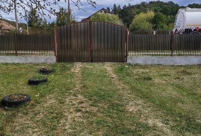 Casă cu 4 camere cu Teren 2250 Mp în Central
