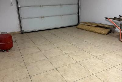 Casă cu 5 camere cu Teren 200 Mp în Central
