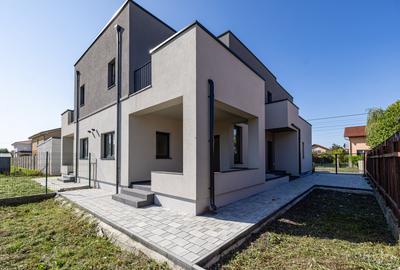 Duplex cu 4 camere cu Canalizare în Moșnița Nouă