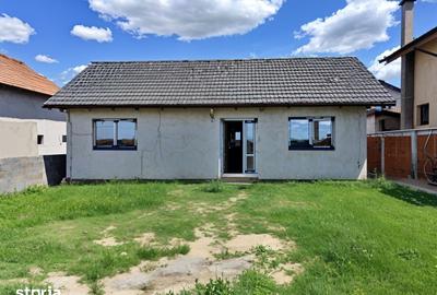 Casă cu 3 camere cu Teren 300 Mp în Sânmartin - 2