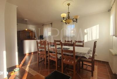 Casă cu 4 camere cu Teren 1650 Mp în Lăzăreni