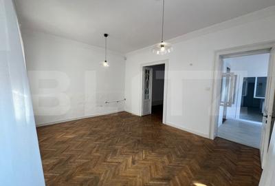 Spațiu comercial, de 130 mp, în Central - 3