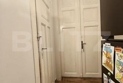 Apartament cu 3 camere semidecomandat, mobilat în P-ța Maria