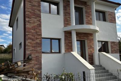 Casă individuală cu 3 camere cu Canalizare în Exterior Est - 4
