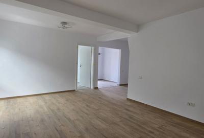 Casă cu 4 camere cu Teren 400 Mp în Domnești