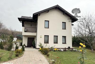Casă cu 5 camere cu Teren 1180 Mp în Păcurari