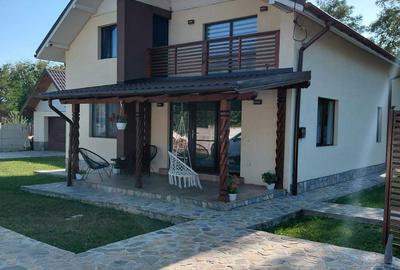 Casă cu 4 camere în Central