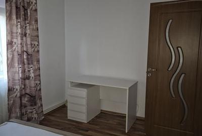 Apartament cu 2 camere semidecomandat în Broșteni