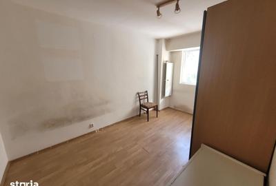 Apartament cu 3 camere decomandat în Rahova