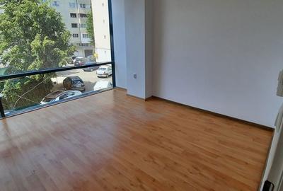 Spațiu comercial, de 20 mp, în Ultracentral - 4