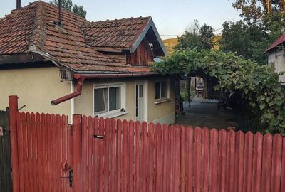 Casă cu 2 camere cu Teren 400 Mp în Vrănești