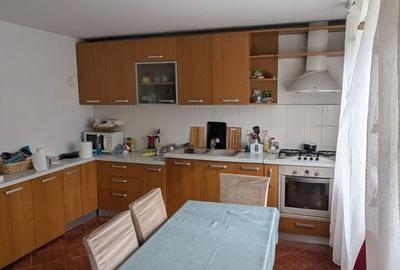 Casă cu 5 camere cu Teren 500 Mp în Central - 4