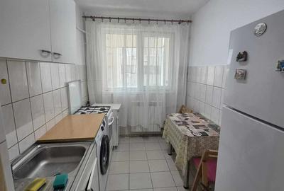 Garsonieră decomandată în Gorjului