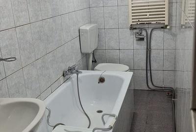 Casă cu 3 camere în CFR - 1