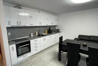 Apartament cu 3 camere decomandat în Piața Centrală - 4