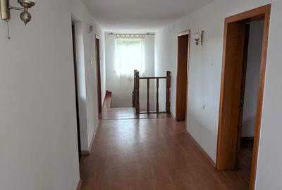 Casă cu 5 camere cu Teren 500 Mp în Central - 6