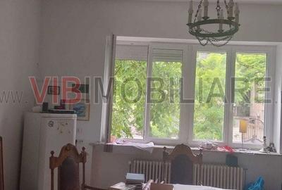 Apartament cu 4 camere în Central - 1