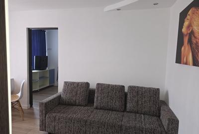 Apartament cu 2 camere decomandat, mobilat în Central