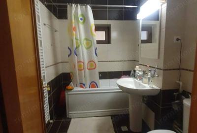 Apartament cu 3 camere decomandat în Central - 3
