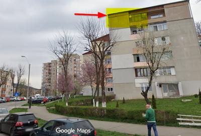 Apartament cu 3 camere decomandat în Nord-Est