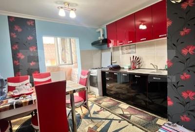 Apartament cu 2 camere decomandat, mobilat în Central
