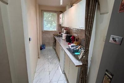 Apartament cu 3 camere semidecomandat, mobilat în Rahova - 10