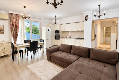 Apartament cu 3 camere decomandat, mobilat în Iancu Nicolae