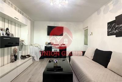 Apartament cu 3 camere decomandat în Far - 3