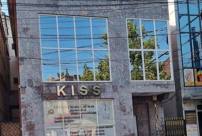 Spațiu comercial, de 360 mp, în Central - 2