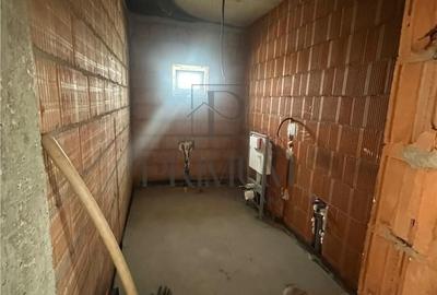 Casă cu 3 camere cu Teren 300 Mp în Central - 7