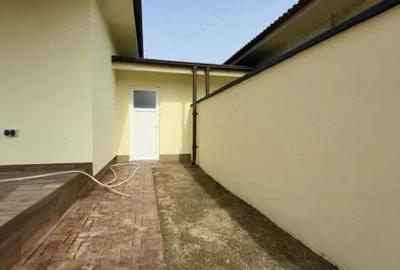 Casă cu 3 camere cu Teren 350 Mp în Beregsău Mare