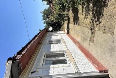 Casă cu Teren 1500 Mp în Ciochina