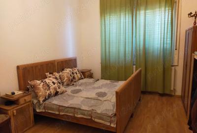 Casă cu 6 camere cu Teren 370 Mp în Central - 1