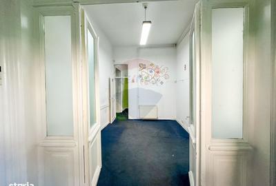 Spațiu comercial, de 300 mp, în Central