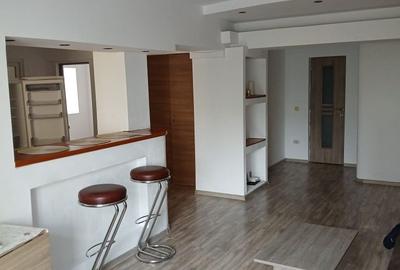 Apartament cu 3 camere decomandat în Central - 2