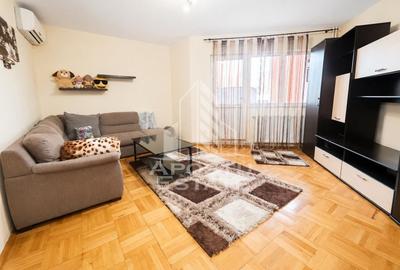 Apartament cu 2 camere semidecomandat, mobilat în Central