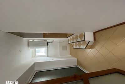 Casă cu 6 camere cu Teren 370 Mp în Central - 3