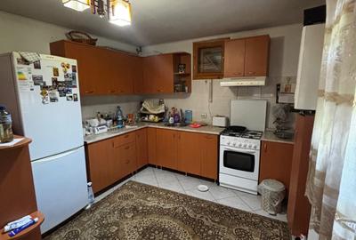 Casă cu 4 camere în Provița de Sus