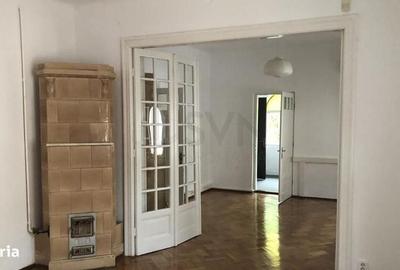 Apartament cu 3 camere în Casin