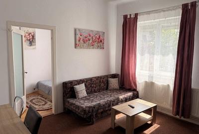 Casă cu Teren 200 Mp în Central - 2