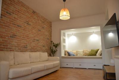 Apartament cu 4 camere decomandat în Central - 1