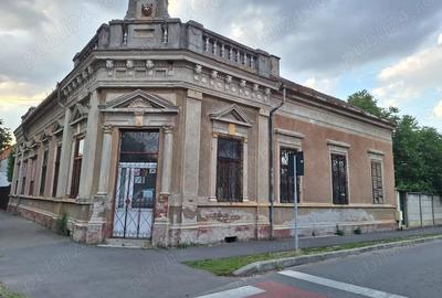 Casă cu Teren 766 Mp în Central - 3