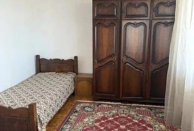 Apartament cu 3 camere decomandat în Budai