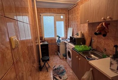Apartament cu 2 camere semidecomandat în Berceni