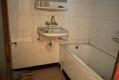 Apartament cu 3 camere semidecomandat în Central - 2